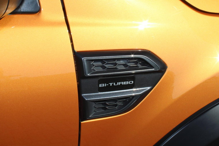 Vehicle Image 25
