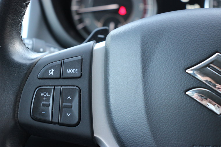 Vehicle Image 25