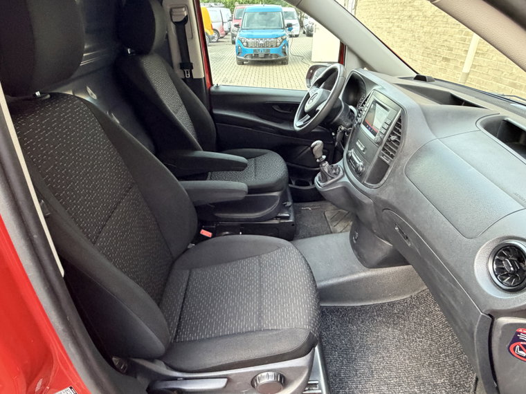 Vehicle Image 26