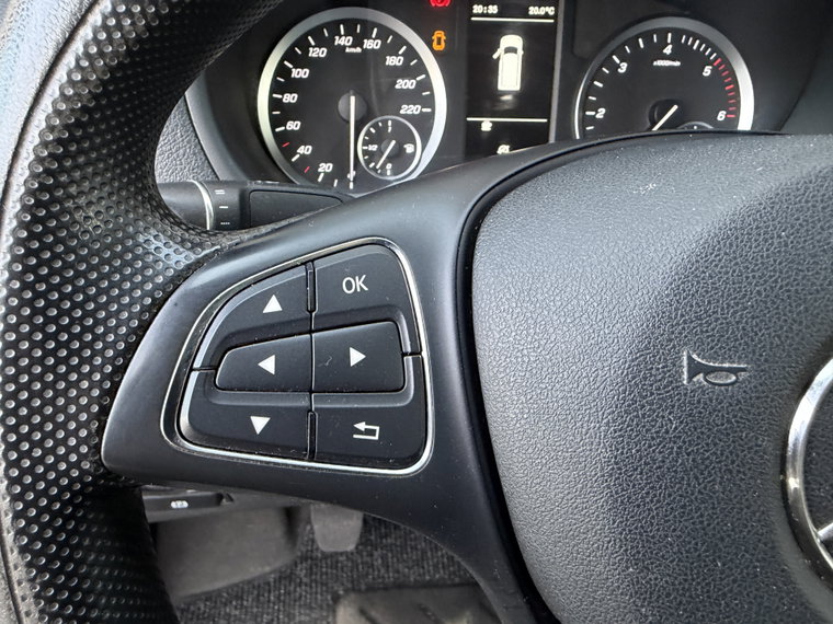 Vehicle Image 29