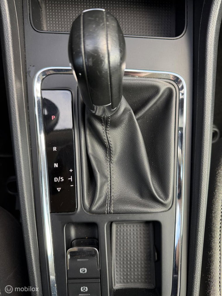 Vehicle Image 52