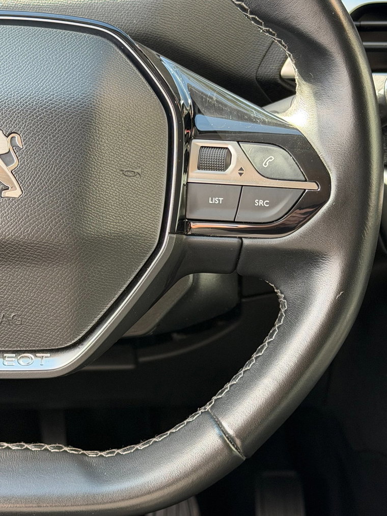 Vehicle Image 33