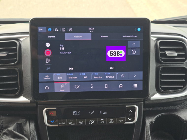 Vehicle Image 17