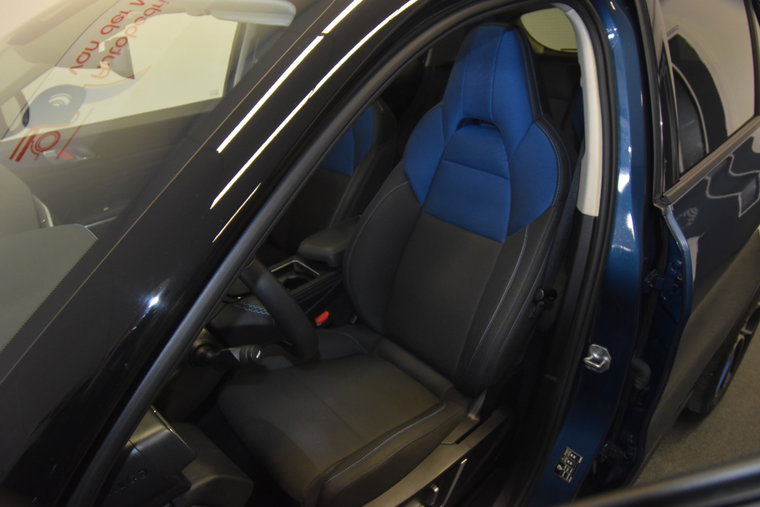Vehicle Image 16