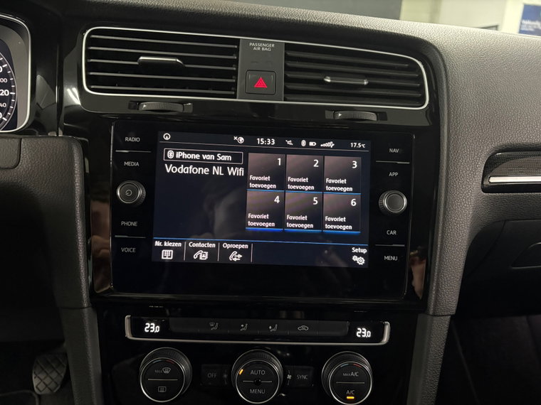 Vehicle Image 25