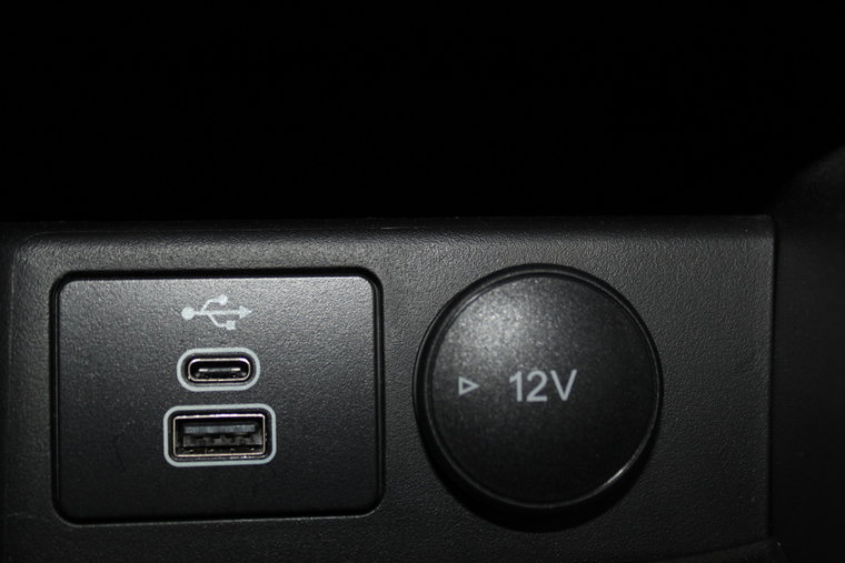 Vehicle Image 32