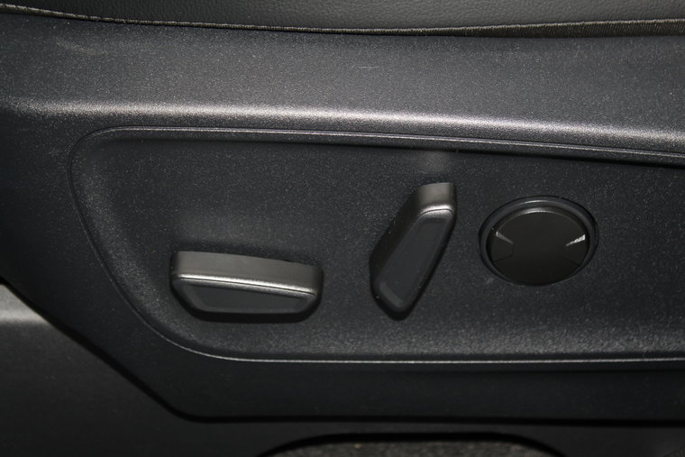 Vehicle Image 38