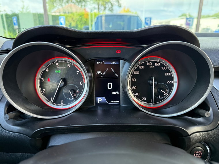 Vehicle Image 19
