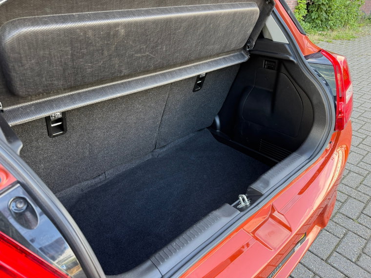 Vehicle Image 32
