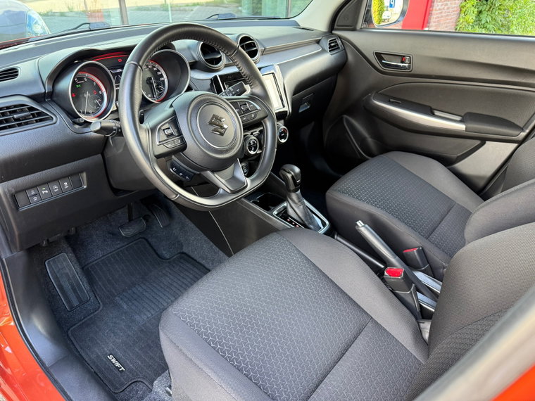 Vehicle Image 6