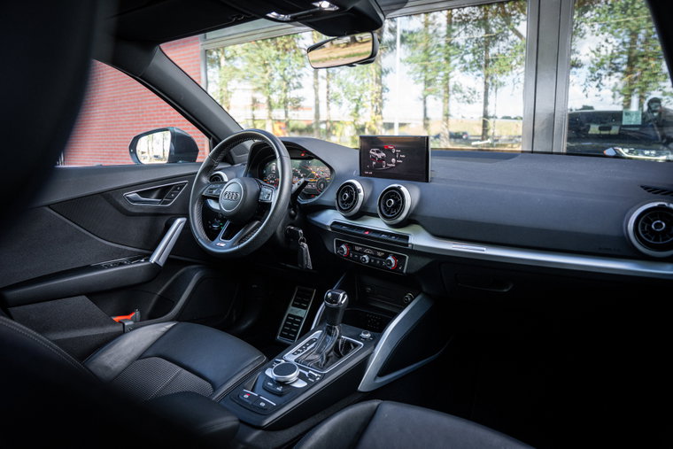 Vehicle Image 11