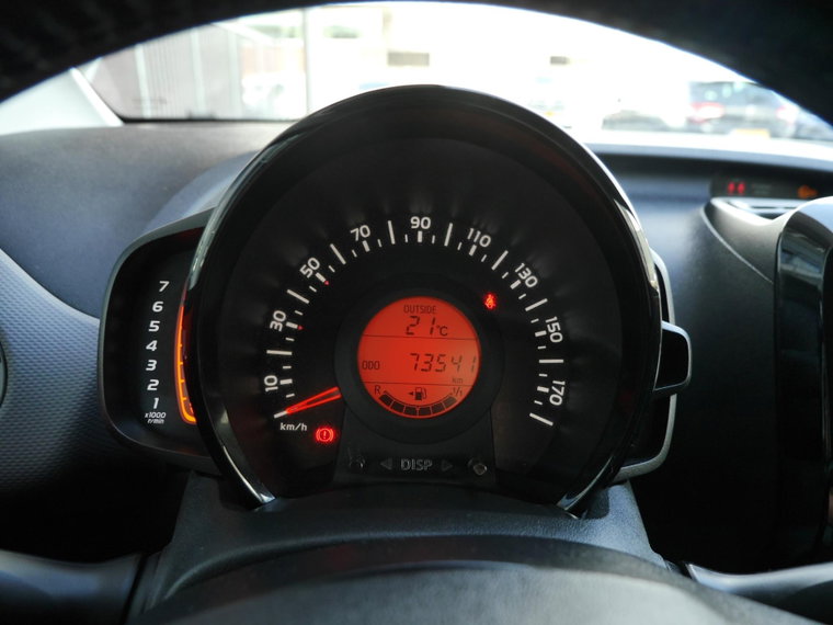 Vehicle Image 16