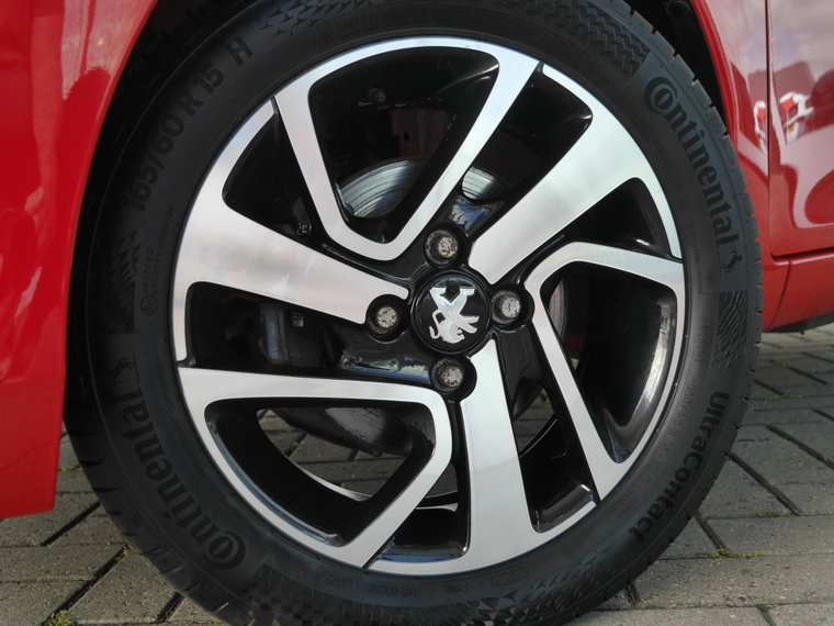 Vehicle Image 30
