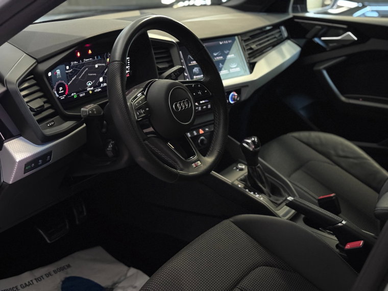 Vehicle Image 19