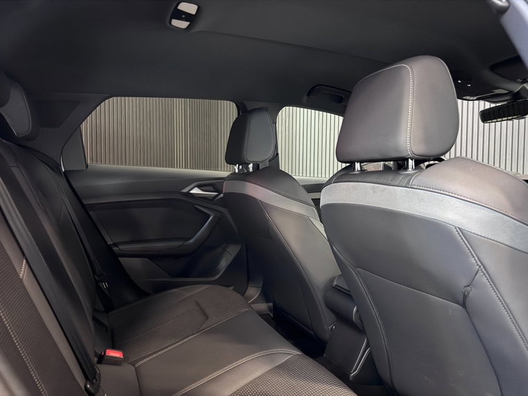 Vehicle Image 37