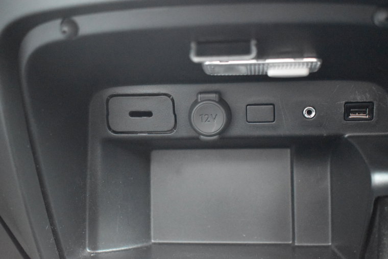 Vehicle Image 32