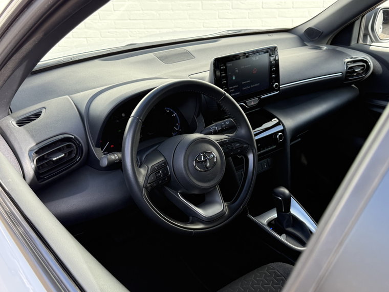 Vehicle Image 10