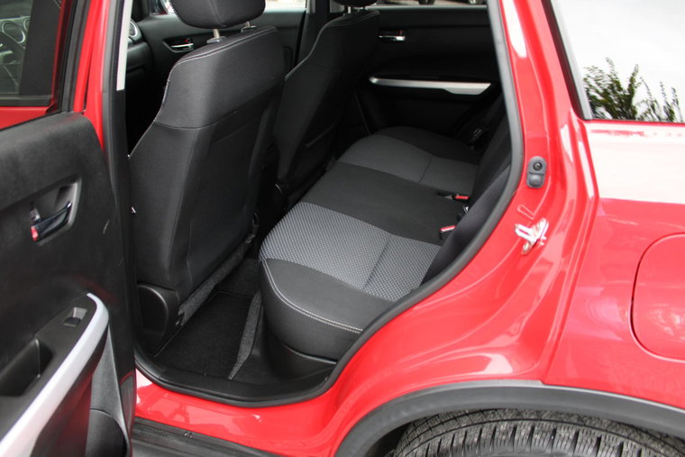 Vehicle Image 12