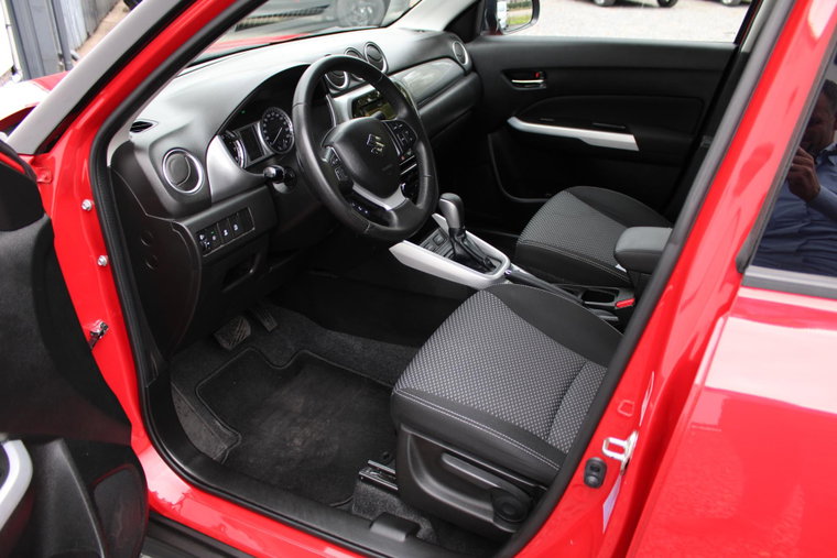 Vehicle Image 10