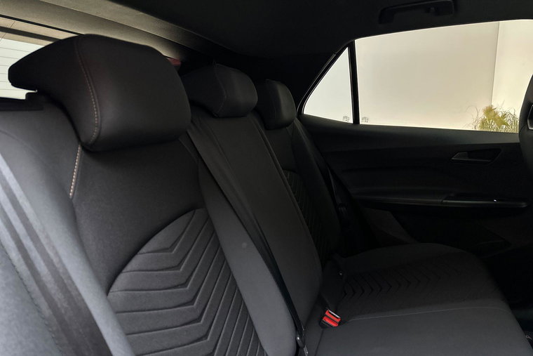 Vehicle Image 12