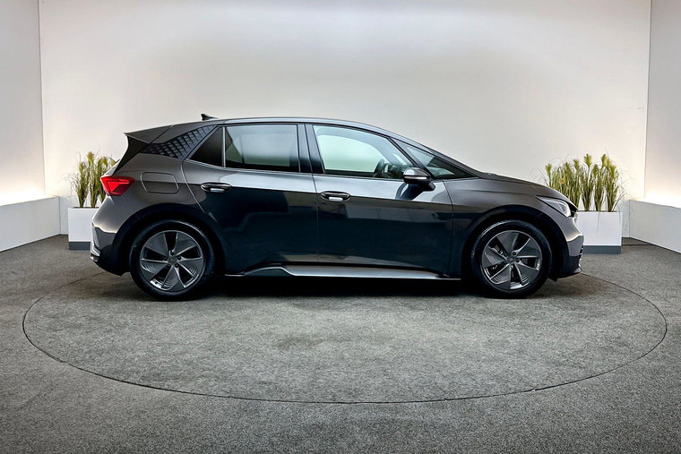 Vehicle Image 8