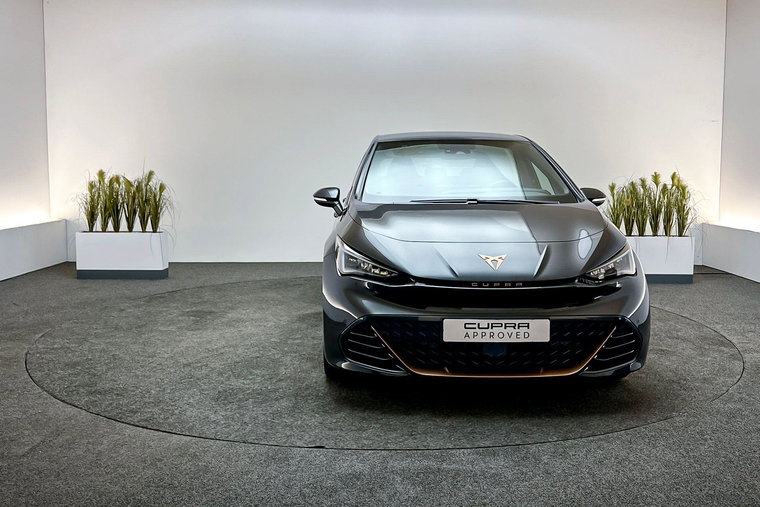 Vehicle Image 9