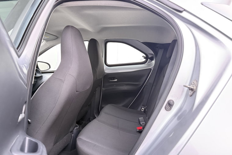 Vehicle Image 12
