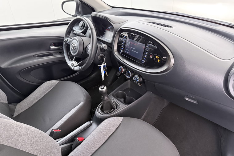 Vehicle Image 14