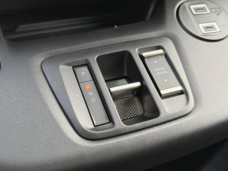 Vehicle Image 29