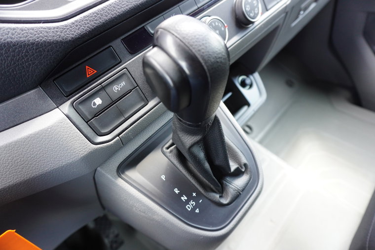 Vehicle Image 25