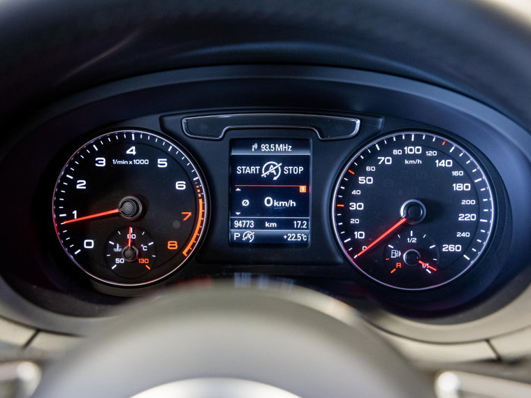 Vehicle Image 30