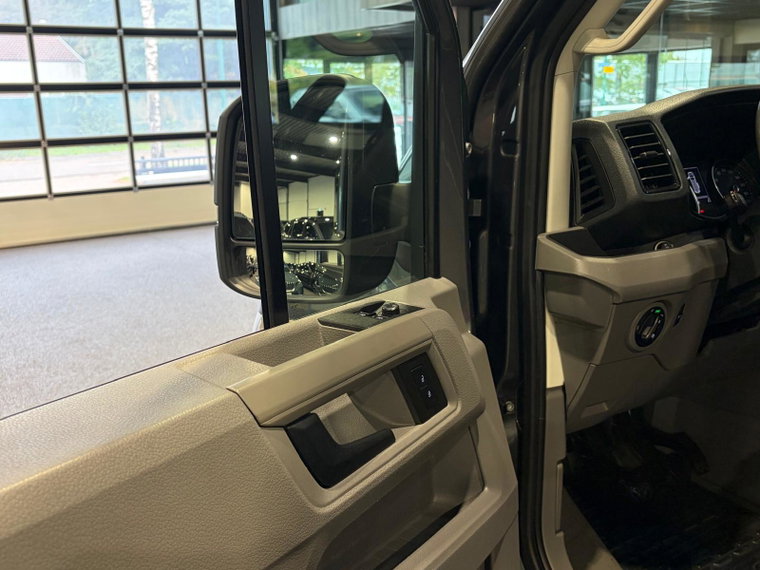 Vehicle Image 22
