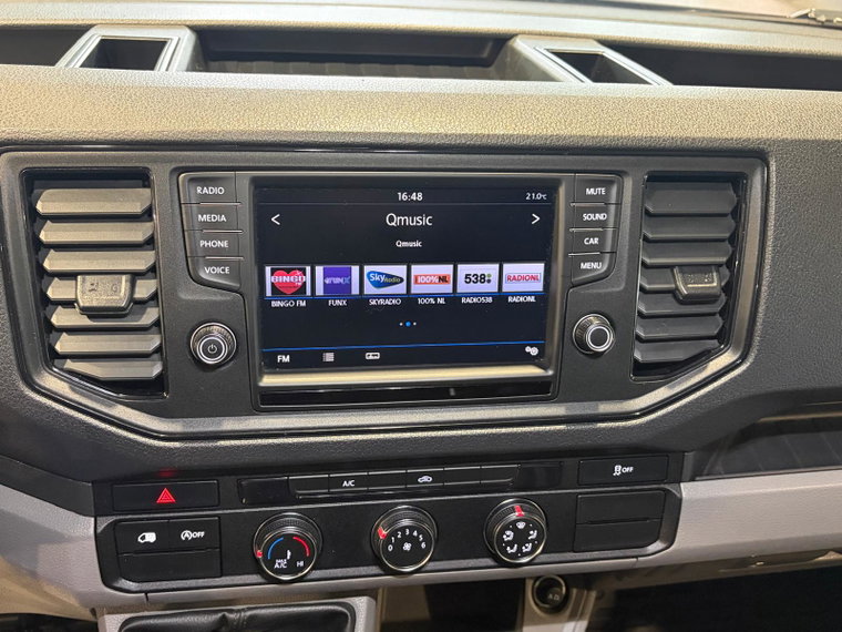 Vehicle Image 28