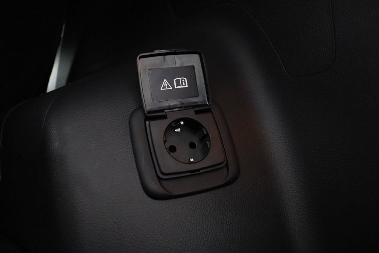 Vehicle Image 26
