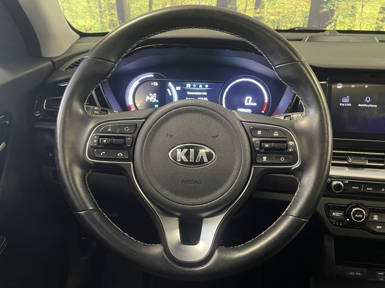 Vehicle Image 25