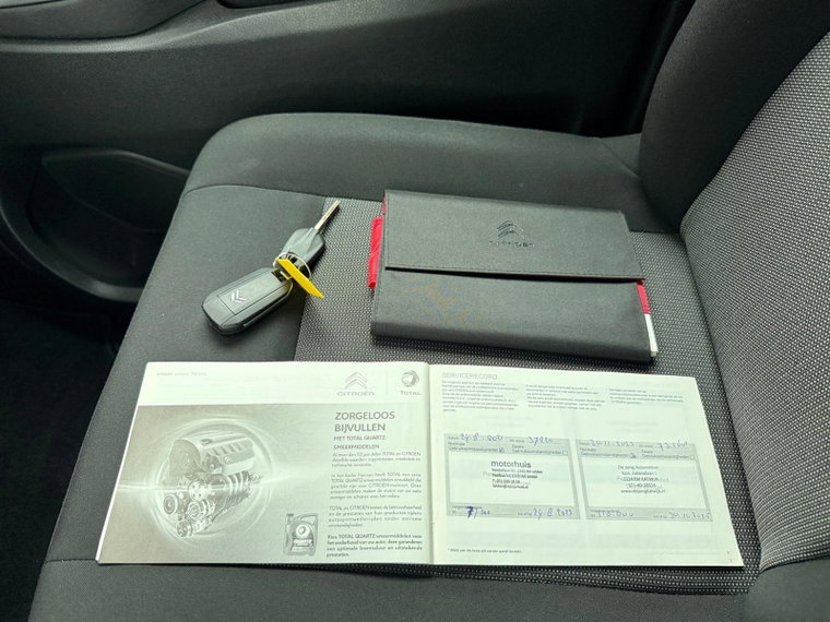 Vehicle Image 30