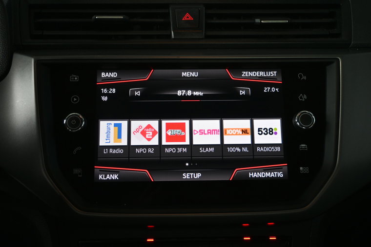 Vehicle Image 25