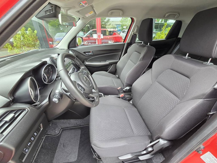 Vehicle Image 12
