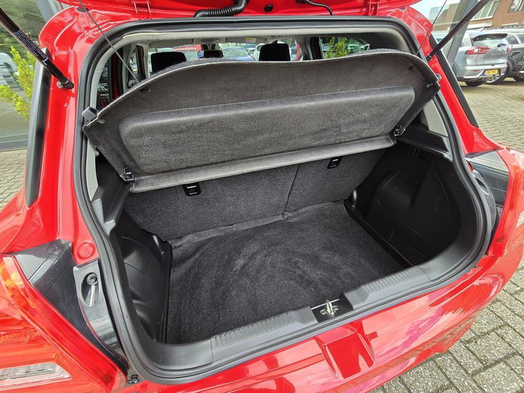 Vehicle Image 32