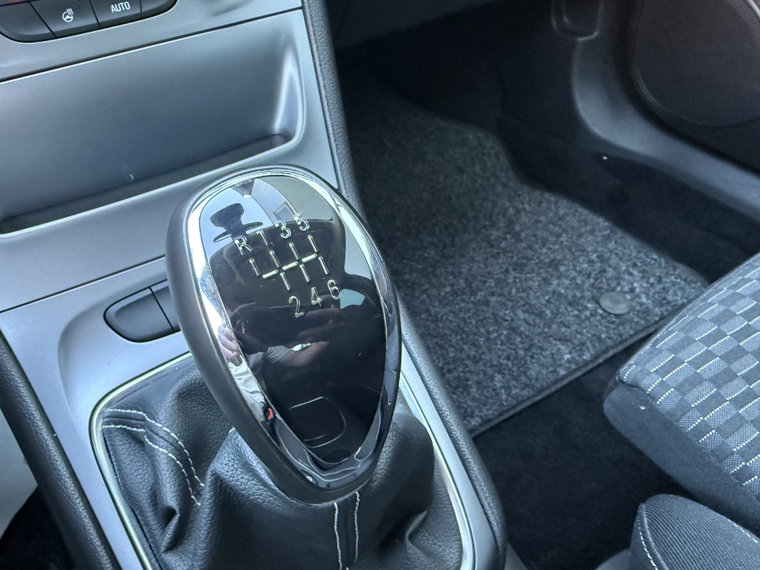 Vehicle Image 34