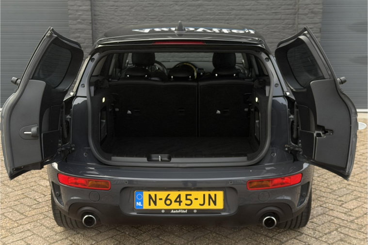 Vehicle Image 26