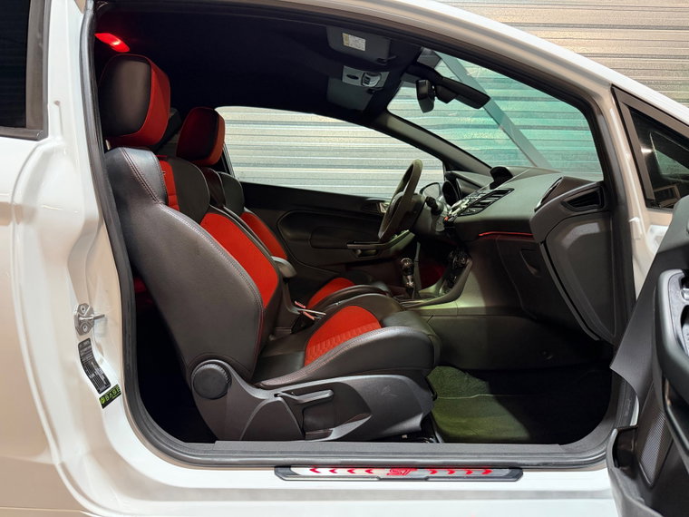 Vehicle Image 31