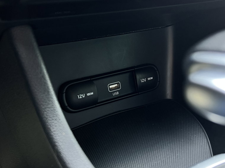 Vehicle Image 25