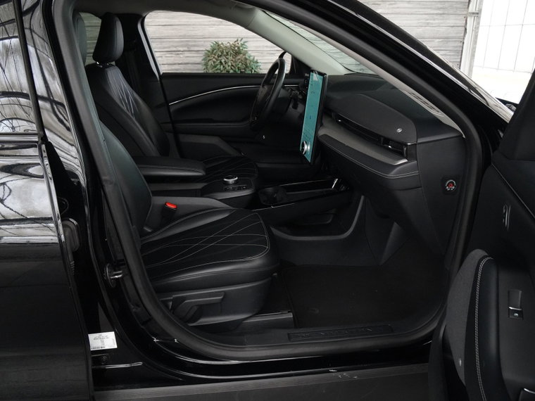 Vehicle Image 39