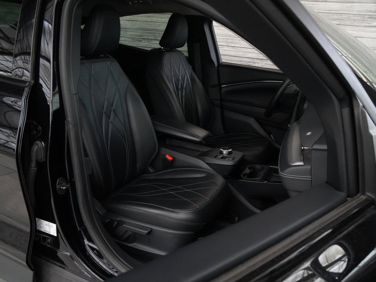 Vehicle Image 41