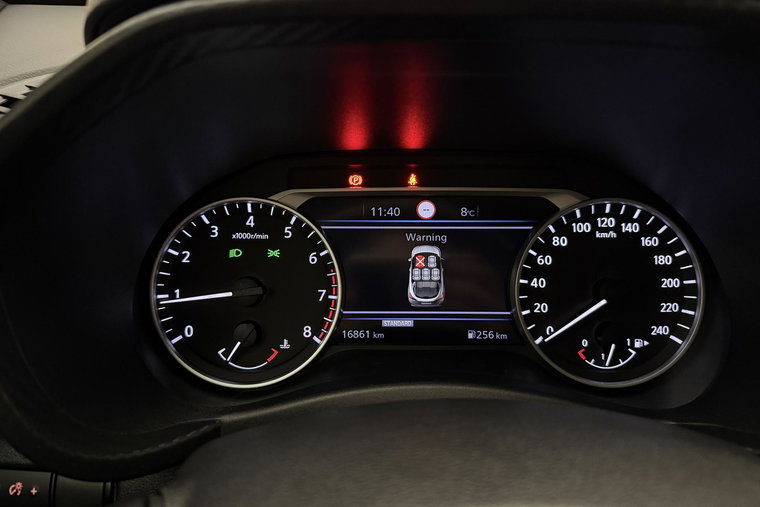Vehicle Image 18