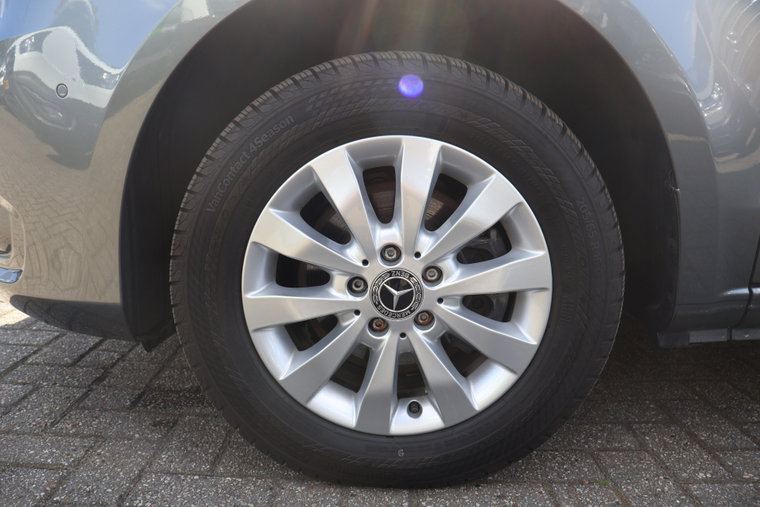Vehicle Image 31