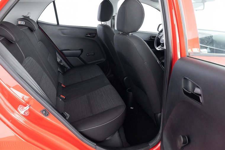 Vehicle Image 8