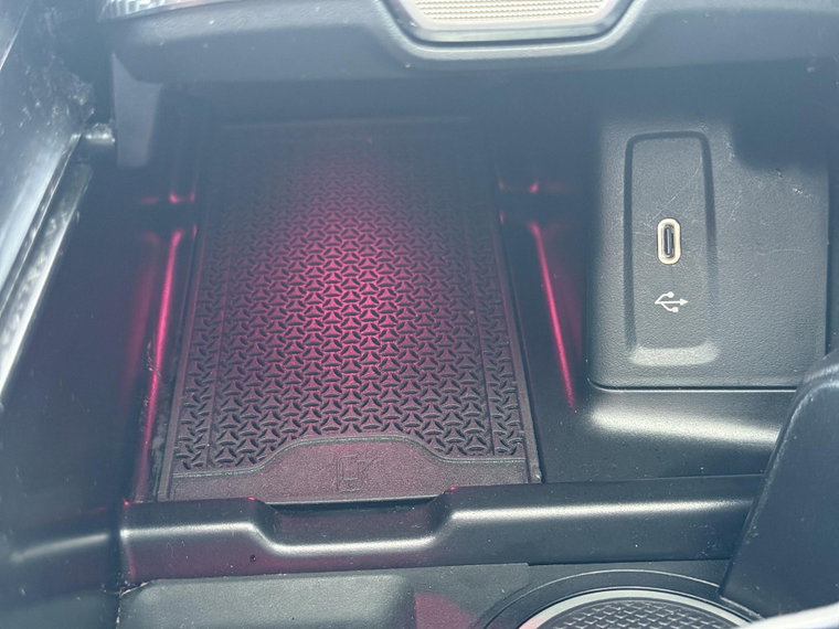 Vehicle Image 25