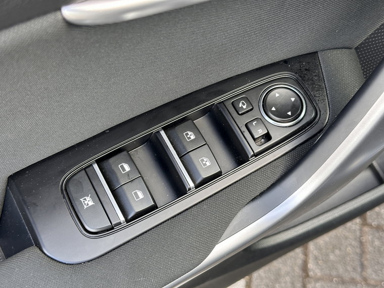 Vehicle Image 24